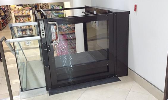 Glass Vertical Wheelchair Lift for convenience stores